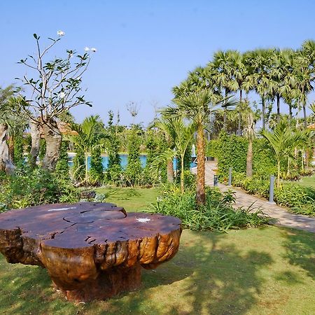 The Regency Hotel Bagan Exterior photo