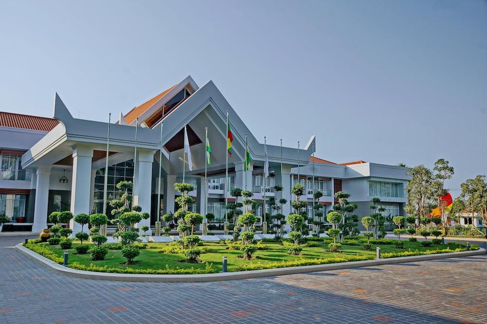 The Regency Hotel Bagan Exterior photo