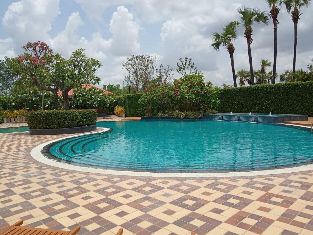 The Regency Hotel Bagan Exterior photo